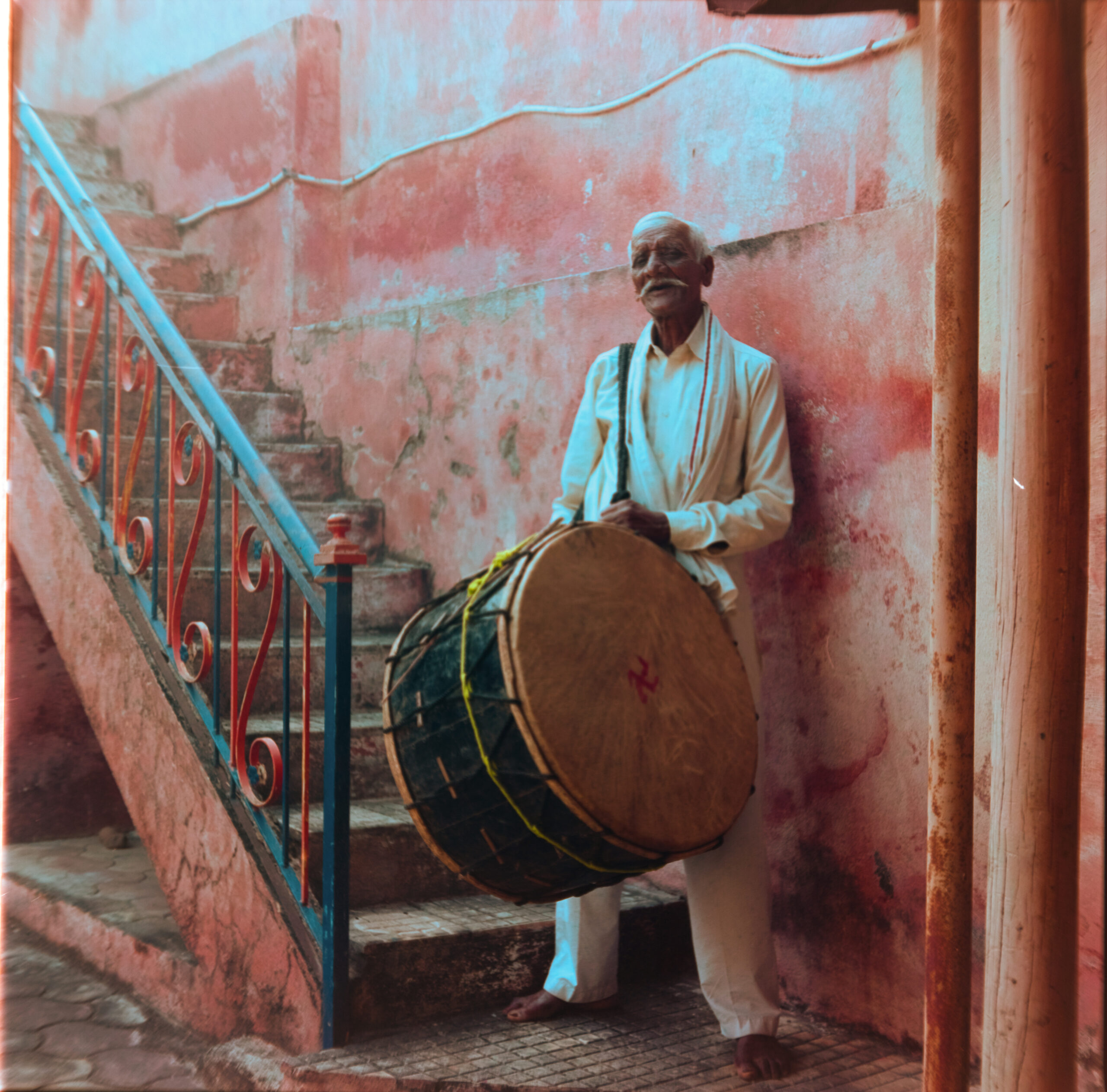 Dashrath Dada, preserving the art of the Chichli Dhol. (Photo by Aakash Meshram)